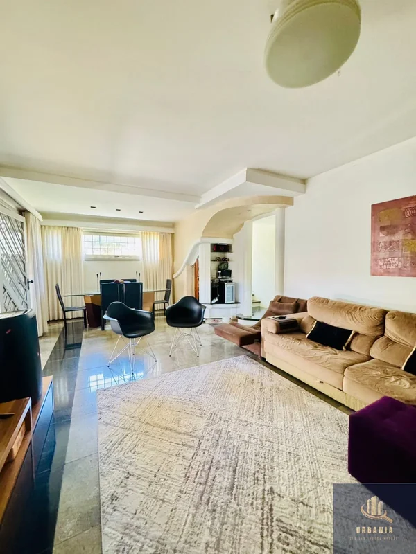 Casa à venda – QE 15, Conjunto K | Guará IISe você procura espaço, conforto e lo...