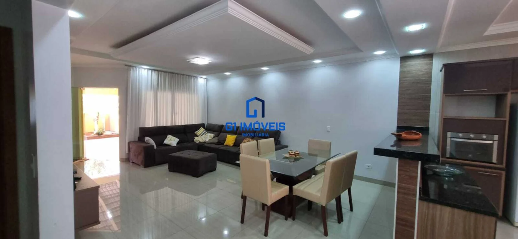 Vende-se excelente casa em Caldas Novas–GO, no setor Caldas do Oeste, composta p...