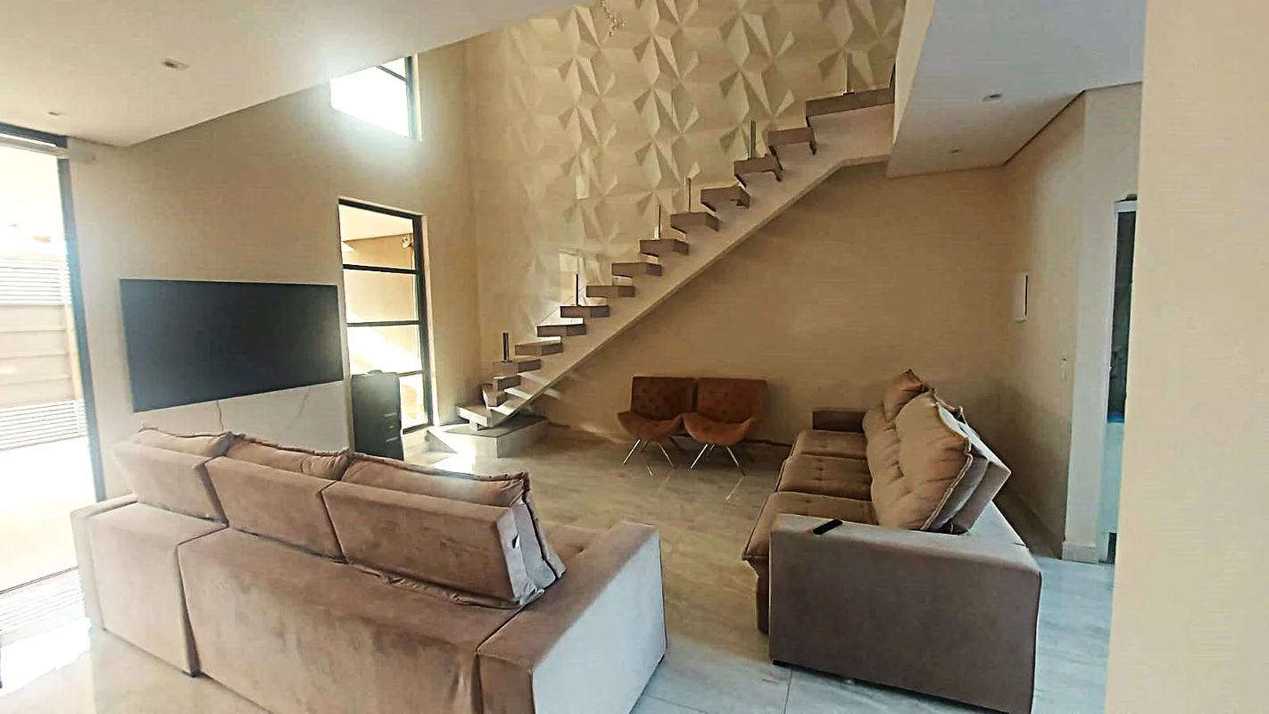Procure conforto, praticidade e um estilo de vida acolhedor na sua nova casa em ...
