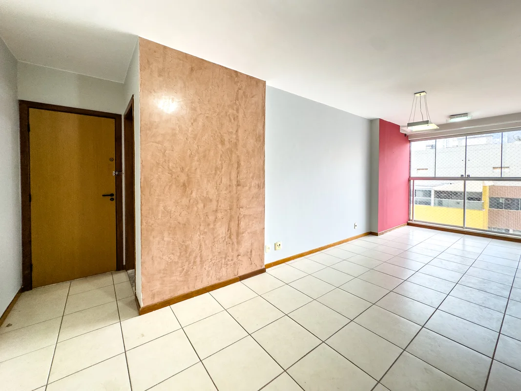 Rua 21 Norte - Villa Grandino?? 3 quartos, sendo 1 suíte, oferecendo conforto e ...