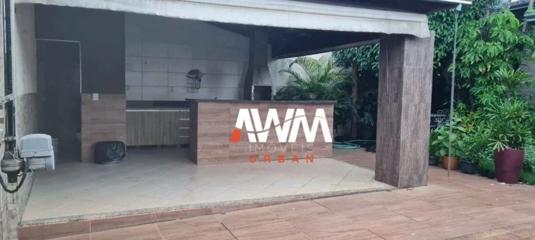 Casa 4 suites sendo 2 americanas, a do casal com jardim de inverno, sala para 2 ...