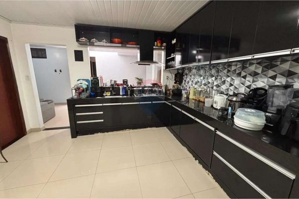 Descubra a casa dos seus sonhos em Samambaia Norte-DF! Com uma localização privi...