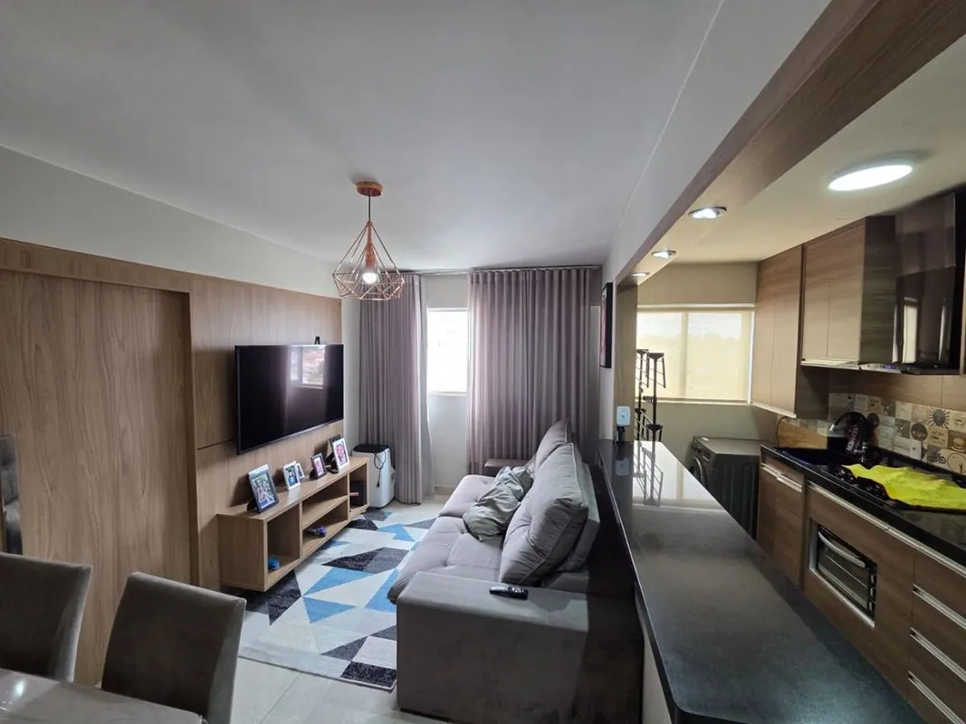 APARTAMENTO REFORMADO NO LONG BEACH 2 QUARTOS E 1 VAGA COBERTADESCRIÇÃO DO IMÓVE...