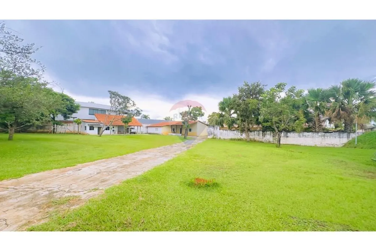 Casa à Venda Setor de Mansões de Taguatinga Lote amplo com 2.558 m²Excelente esp...