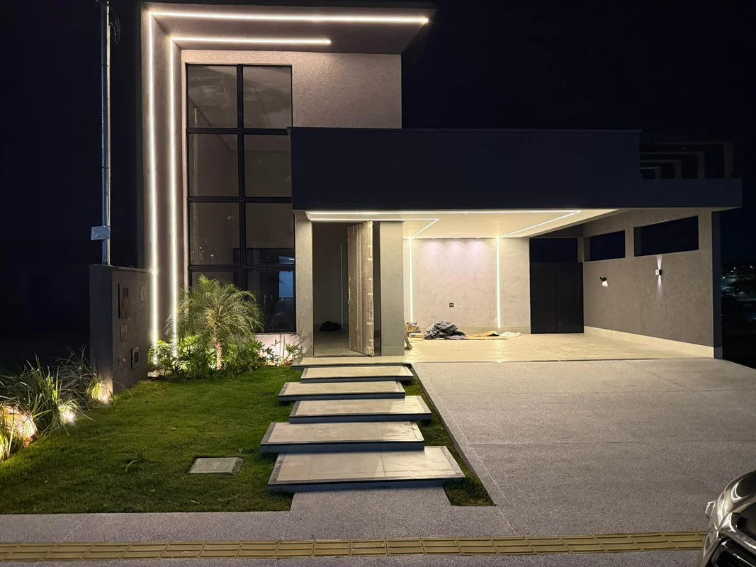 Casa térrea, construção moderna em um dos condomínios que mas crescem e valoriza...