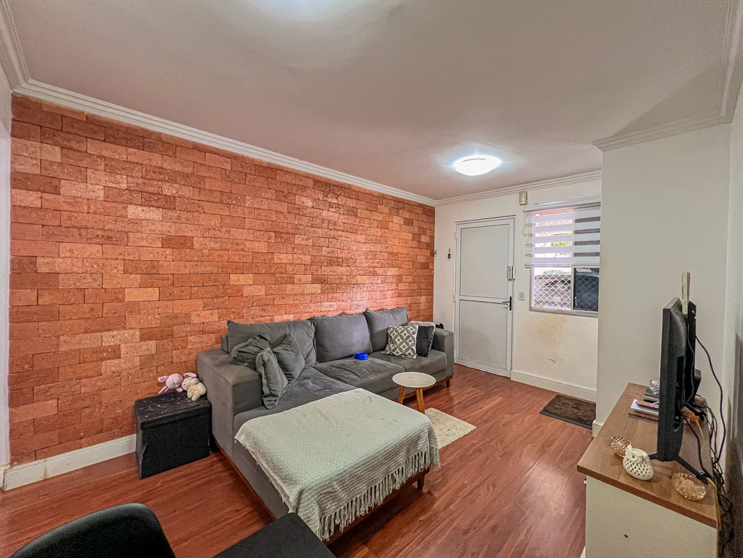 ESPECIFICAÇÕES DA CASA:- Sala ampla- Cozinha com bancada e armários planejados -...