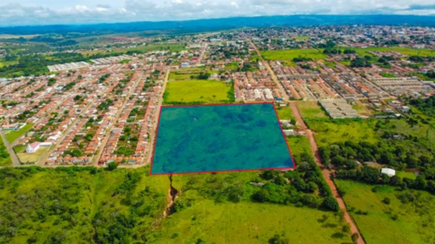 Terreno para construções (Loteamento, condomínio, casas ou outros);Todo Plano e ...