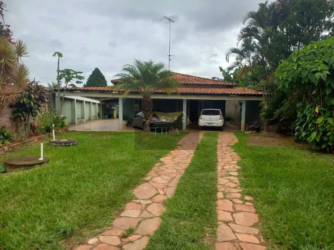 Vendo casa no Guará Parque, condomínio Bella Vista, Excelente espaço para quem t...