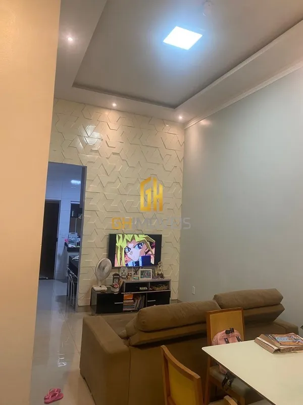 GH2081A casa possui:- 3 quartos sendo 1 suíte - Sala - Cozinha - Área de serviço...