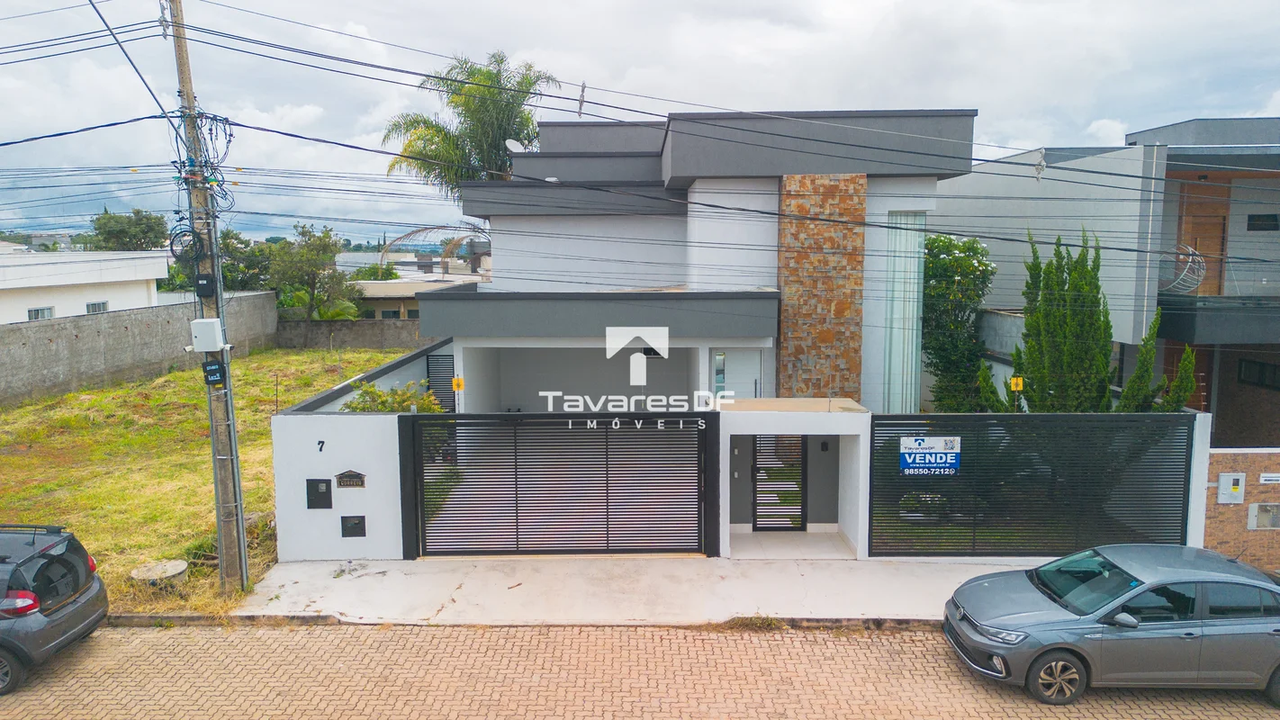Tavares Imóveis vende Sobrado com ExclusividadeLocalização: Condomínio Alto da B...