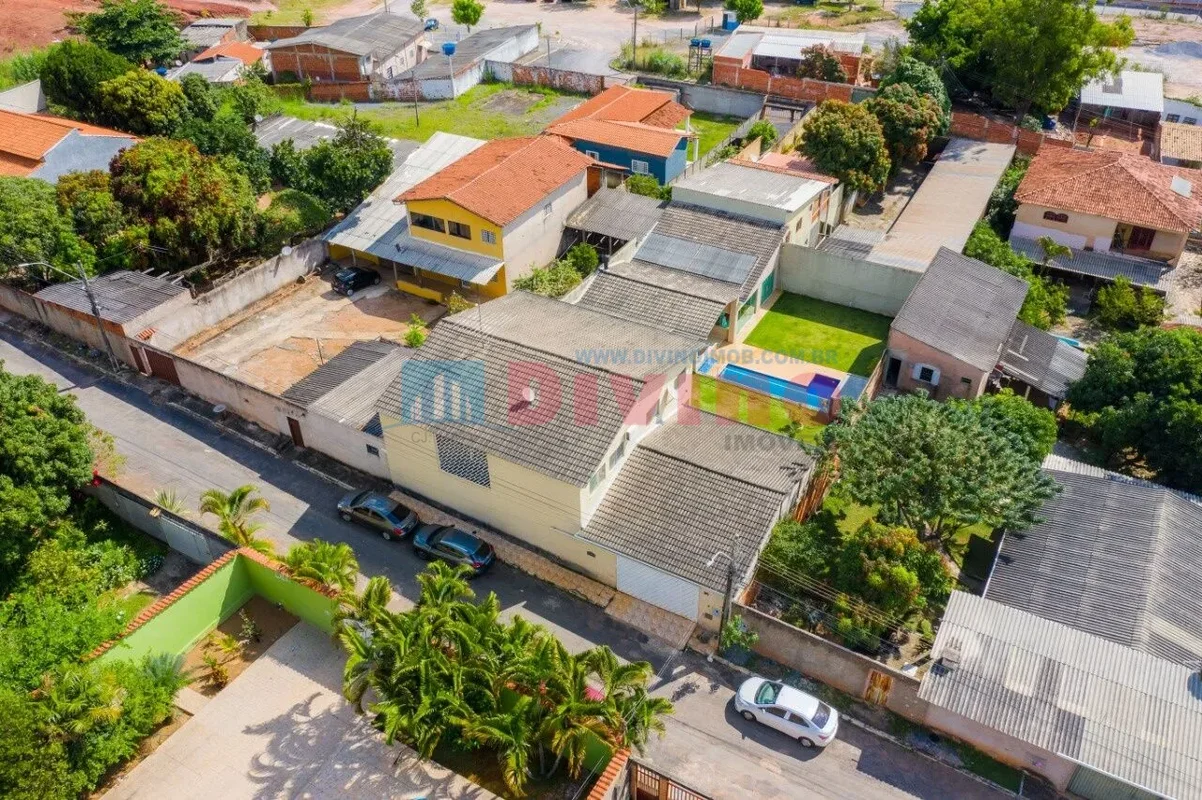 DIVINO IMÓVEIS VENDE!Condomínio Serra Azul | Quadra 16 | Sobradinho DFCom 3 suít...