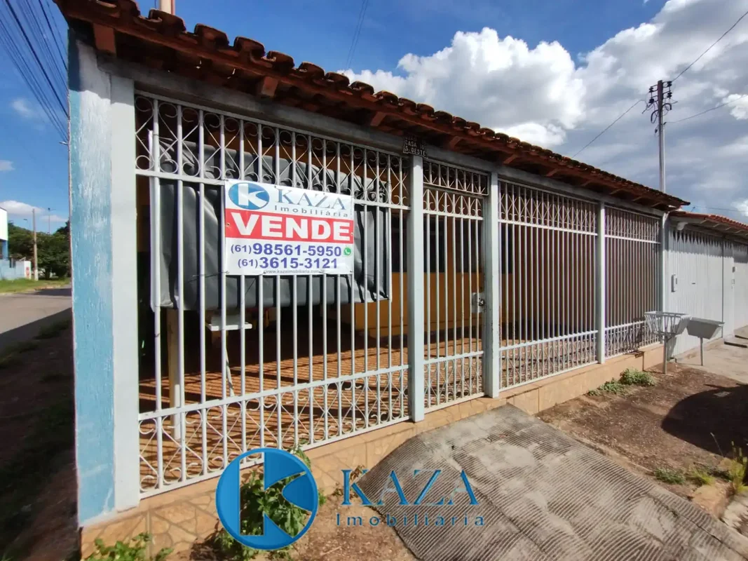Residência no Setor Oeste no Gama-DF, de três quartos. Um ambiente tranquilo e a...