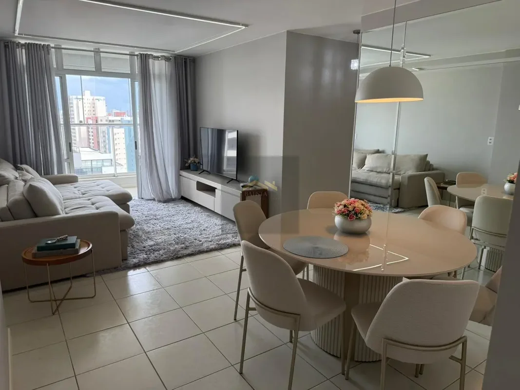 Batista Soluções Imobiliárias vende excelente apartamento totalmente reformado e...