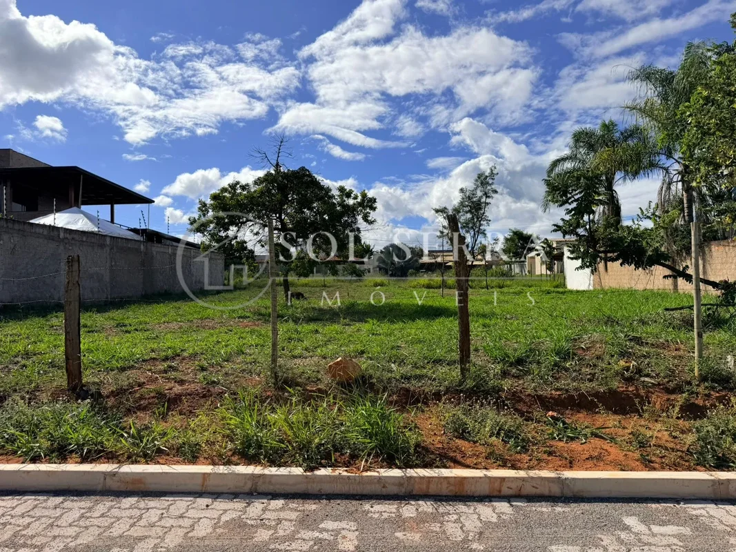 OPORTUNIDADE!!!! VENDA de Lote de 690 m², contra esquina, nascente, à venda no C...