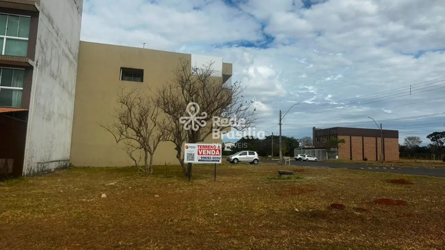 Terreno Comercial de Esquina à Venda ? Residencial Santos Dumont | Santa Maria ?...