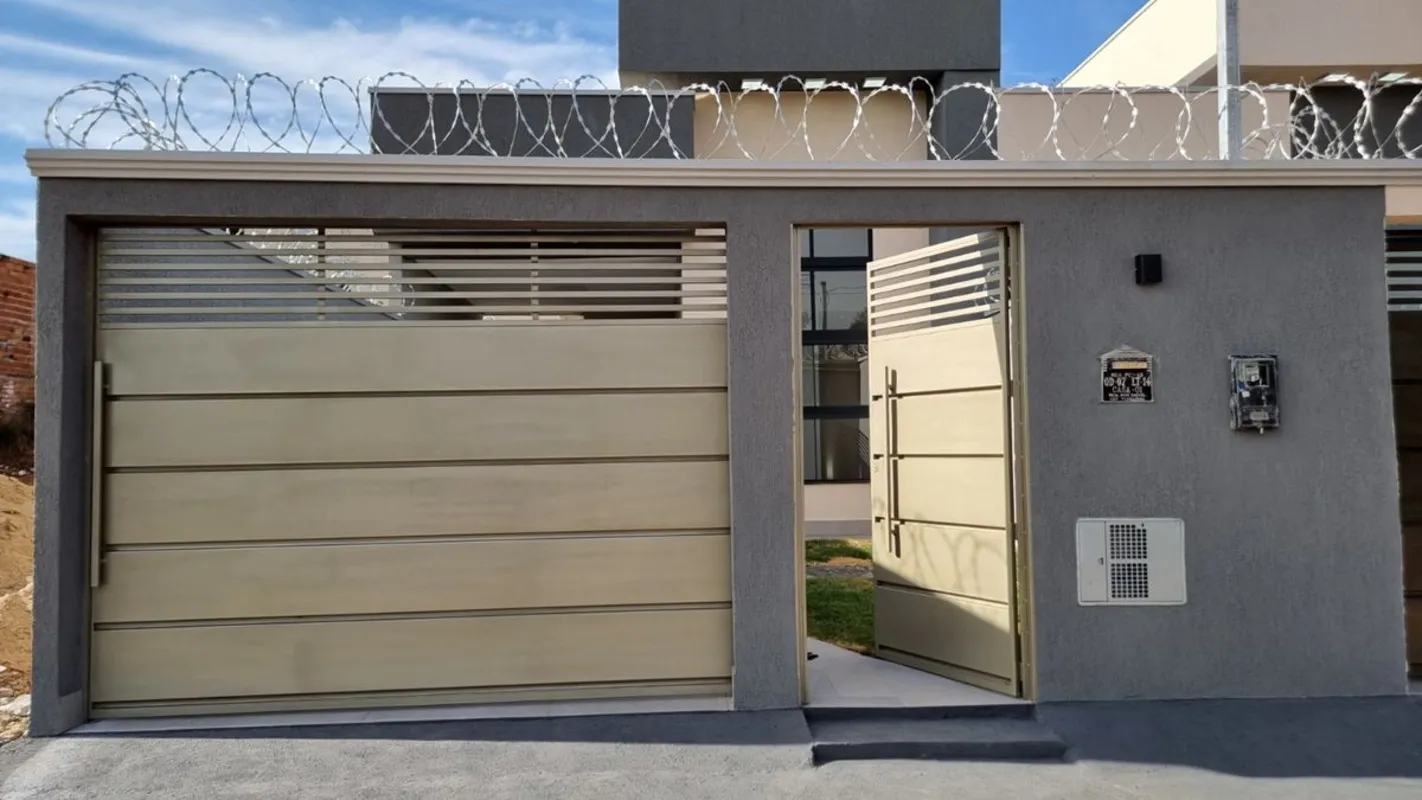 Casa no Dom Rafael - Goiânia/GO?? 3 Quartos, sendo 1 Suíte?? 1 Lavabo?? Área gou...