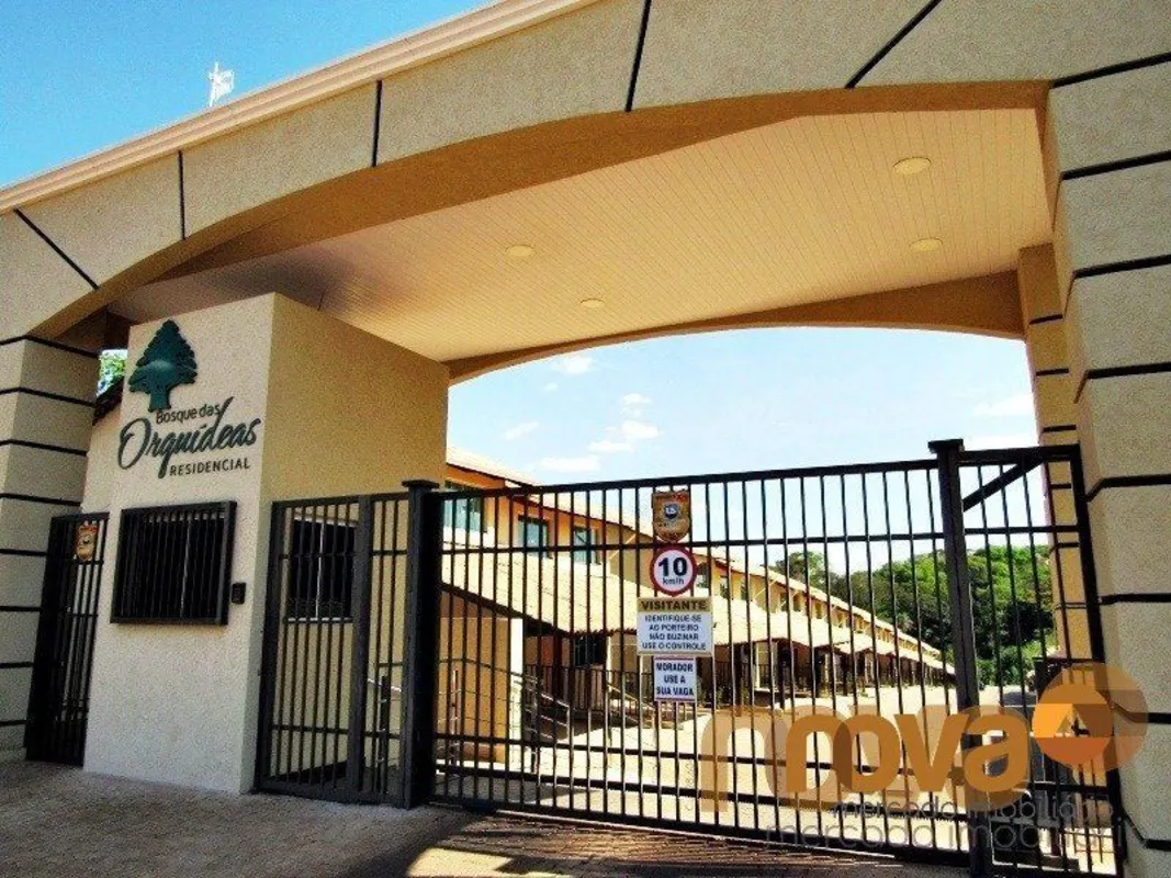 Casa 3 quartos ,sendo 3 suítes, em condomínio fechado, em Goiânia completo em ar...