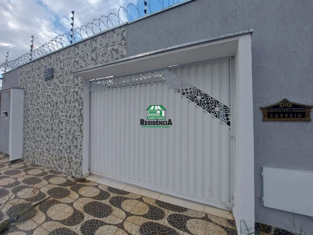contendo :03 quartos, sendo 02 suítes, uma delas com closetSala de estar com pai...