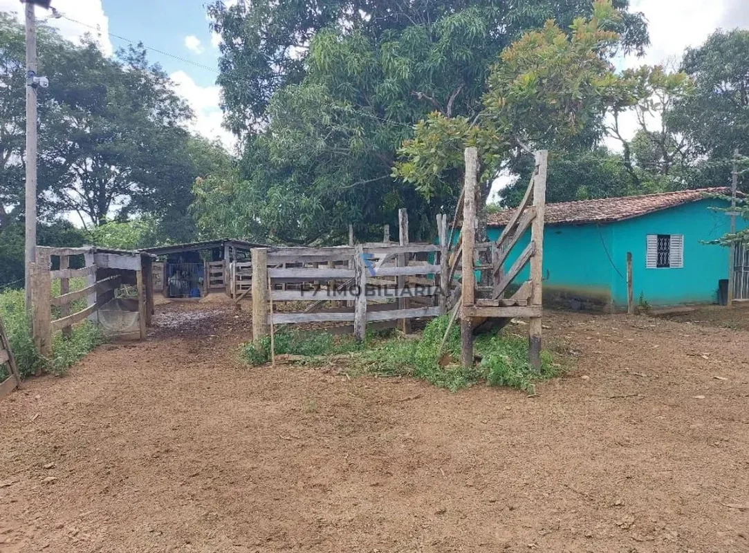 Excelente chácara no fundo da antiga granja Josidth na GO-020 antes de Bela Vist...