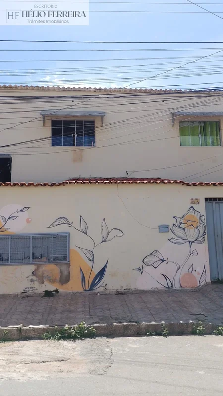 Excelente imóvel para investir ou morar na Santa Maria Sul. Com:02- casas com 2 ...