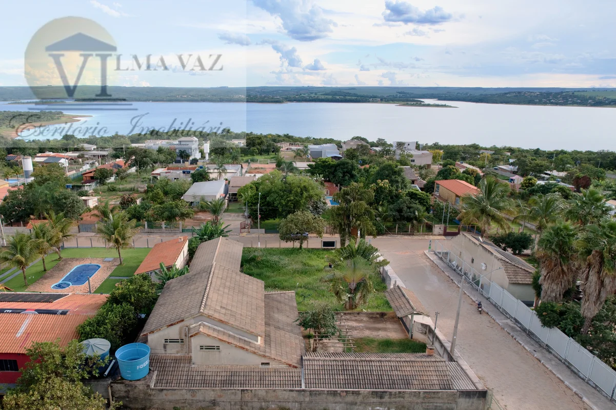 Descubra esta charmosa casa de condomínio Recanto do SabiÁ , com lote de esquina...
