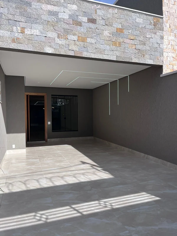Casa á venda situada Setor Jardim Atlântico-Possui:*3 suítes, *sala com pé direi...