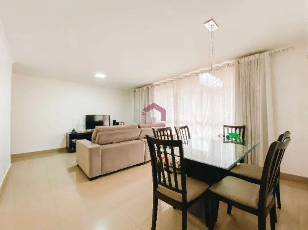 Fernandes & Coelho Imóveis apresenta um excelente apartamento de 113m² no Reside...