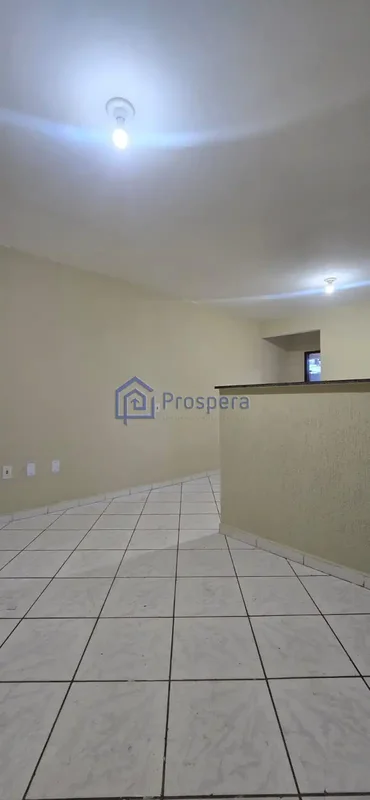 ~> ALUGA-SE apartamento localizado na ADE CJ 13 LT 40 - PRIMEIRO ANDAR . -------...
