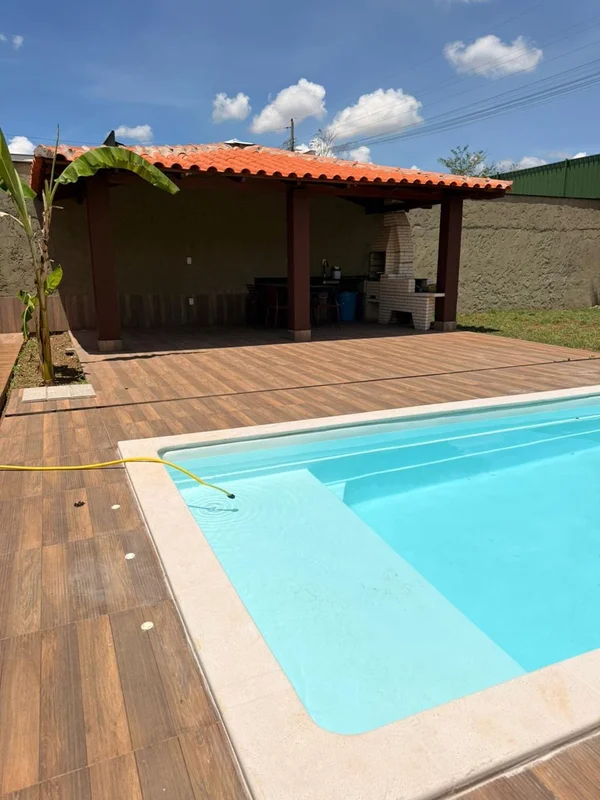 A GCASTRO IMÓVEIS VENDE !!!Casa charmosa e prática Contendo 3 quartos Sendo uma ...