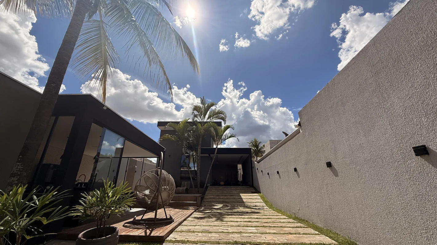 CASA TÉRREA DE ALTO PADRÃO NO RESIDENCIAL FLORESTA – VICENTE PIRESResidência tér...
