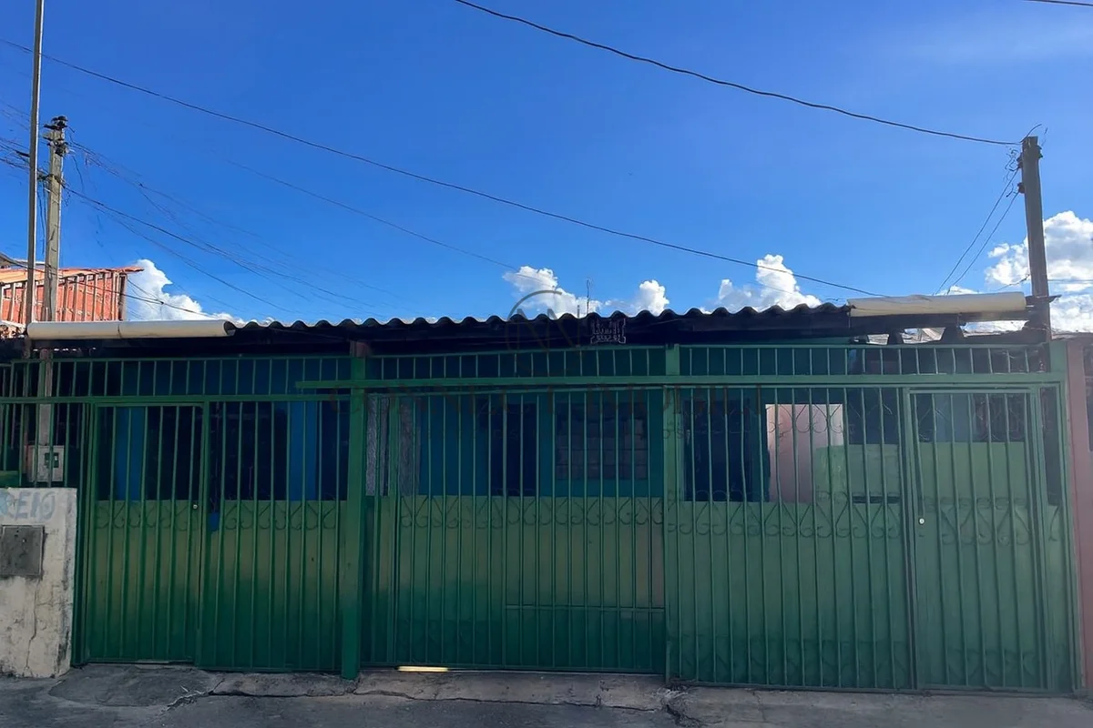 CASA/LOTE À VENDA | 501 SAMAMBAIA SUL | ESCRITURADACASA PRINCIPAL:Foi iniciada r...