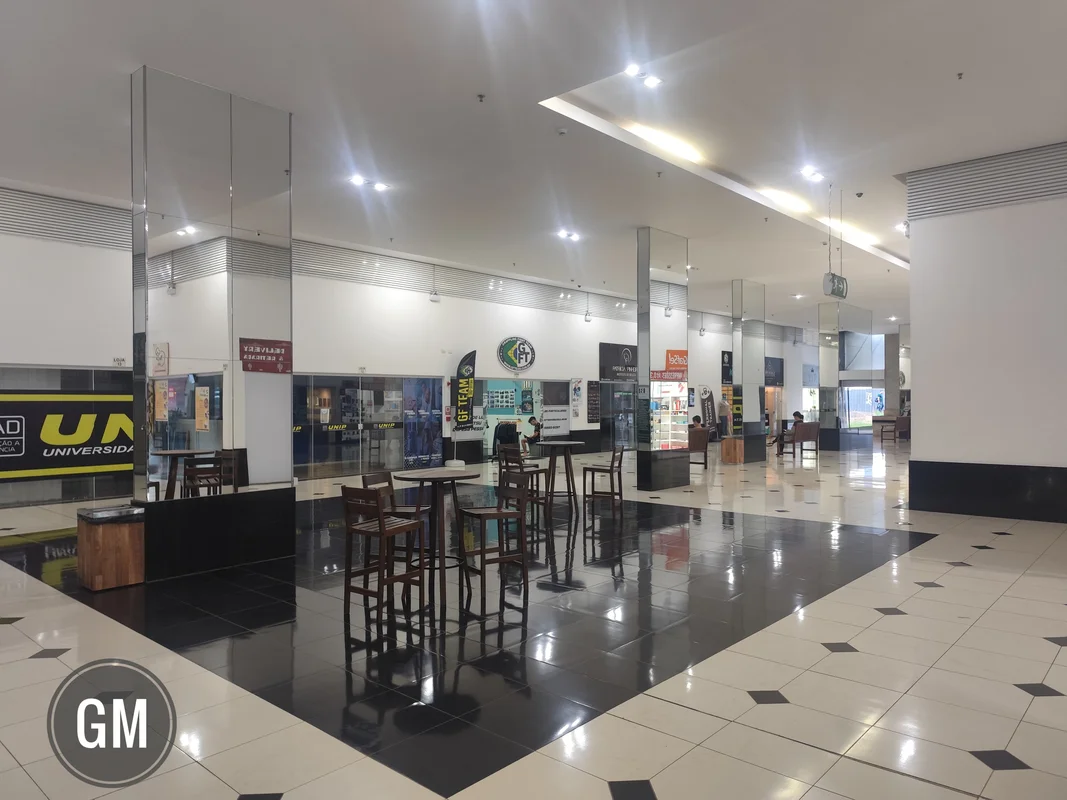 EXCELENTE LOJA DE GALERIA NO LA BELLE MAISON PERSONALISÉE, 55 metros de área pri...