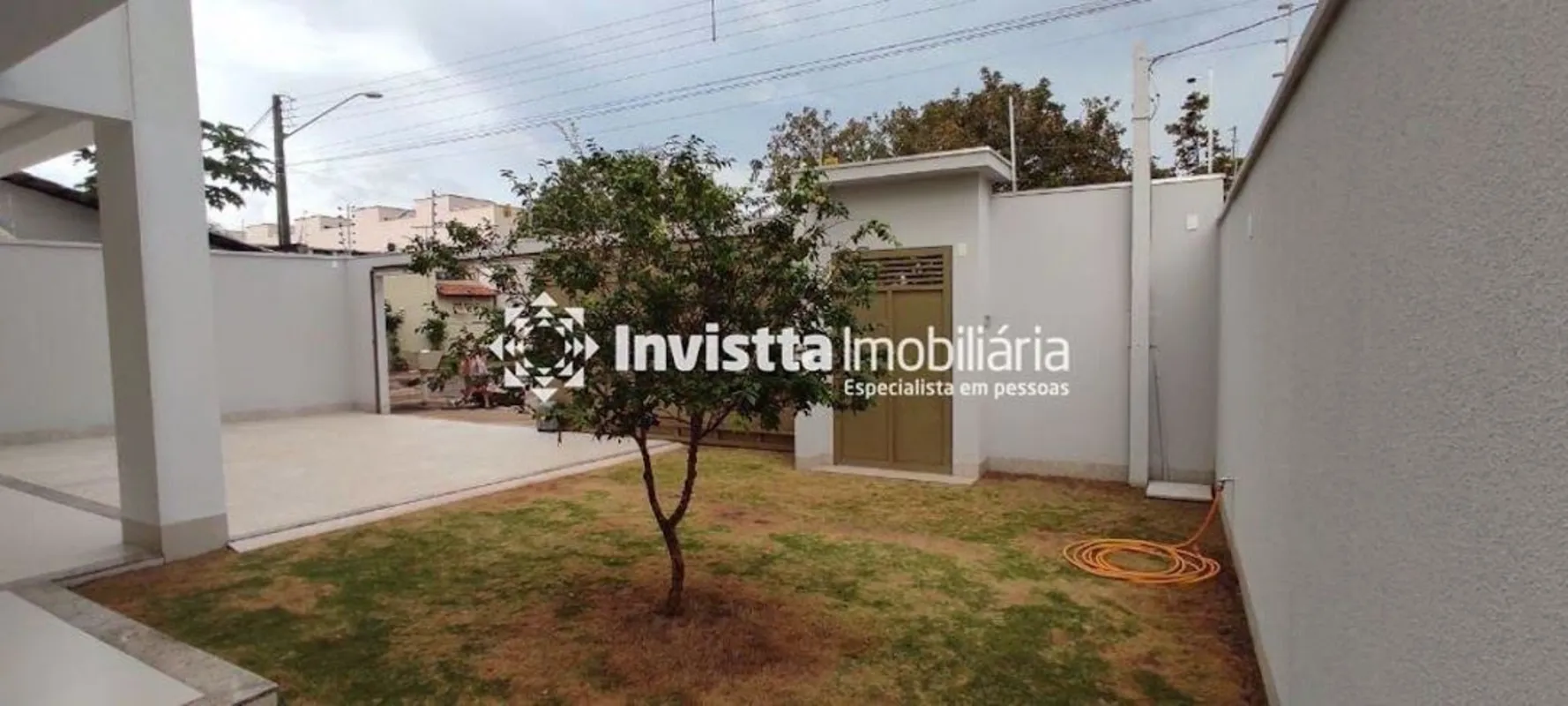 Vendo esse Belissimo Sobrado, na 205 sul, próximo os melhores comércios, hospita...