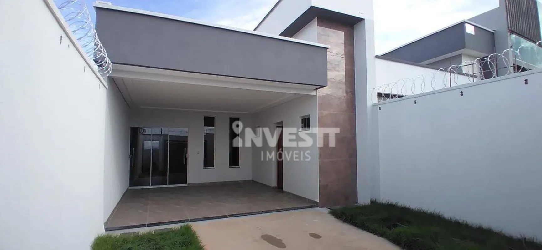 LOCALIZAÇÃO: Em uma região tranquila e valorizada do Residencial Canadá, próximo...