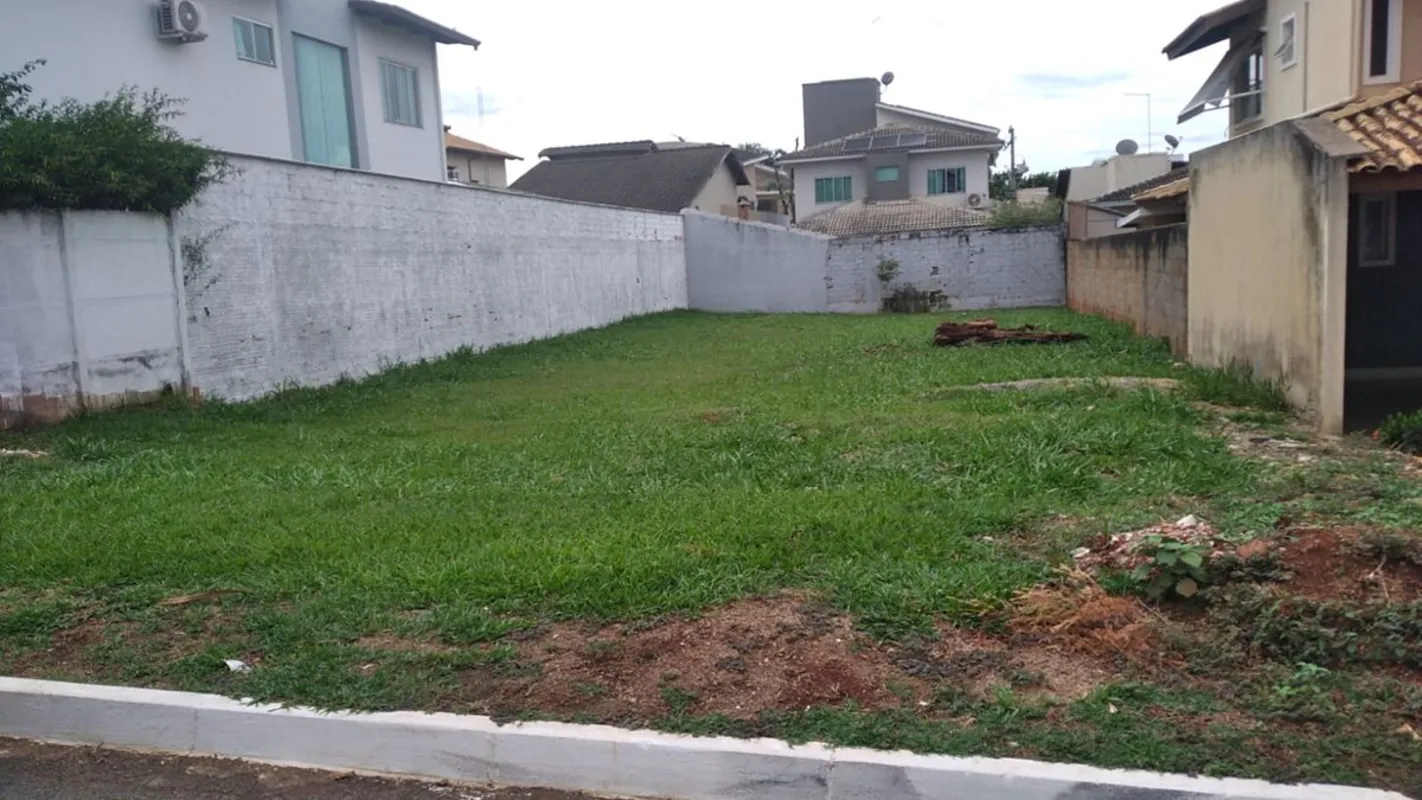 Lote no Condomínio Fechado Portal do Sol, em Goiânia, GO!Detalhes do Lote:- Área...