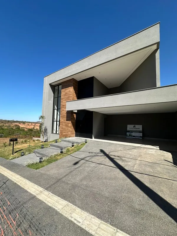 Lindo sobrado no condomínio Jardins Bolonha. ?Área construída: 240 M2 + 40 mts d...