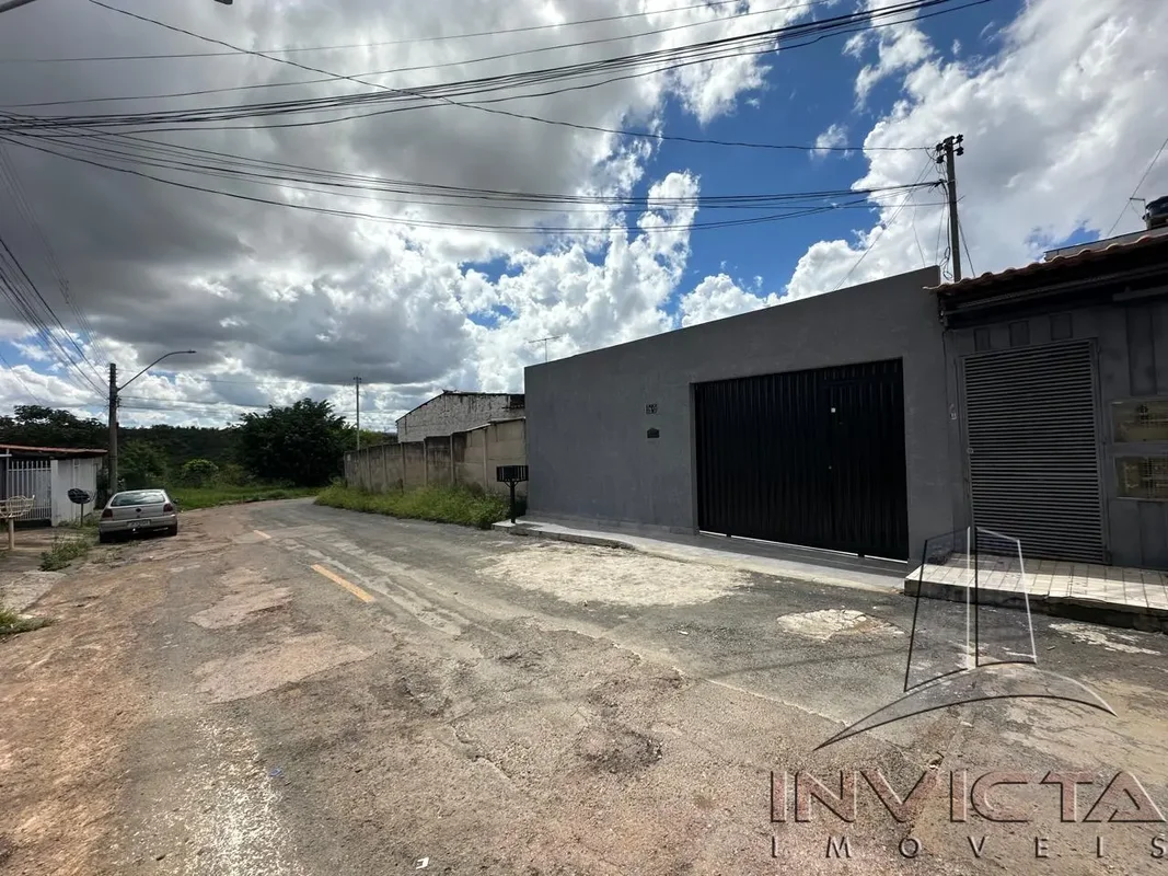 CASA REFORMADA À VENDA – CASA na QS 10 3 QUARTOS ÁREA GOURMET. Casa reformada, b...