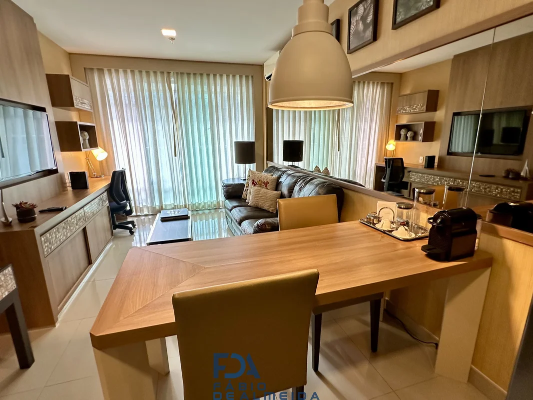 Excelente apartamento de 1 quarto com mobilia de luxo, localizado no 1 andar, de...