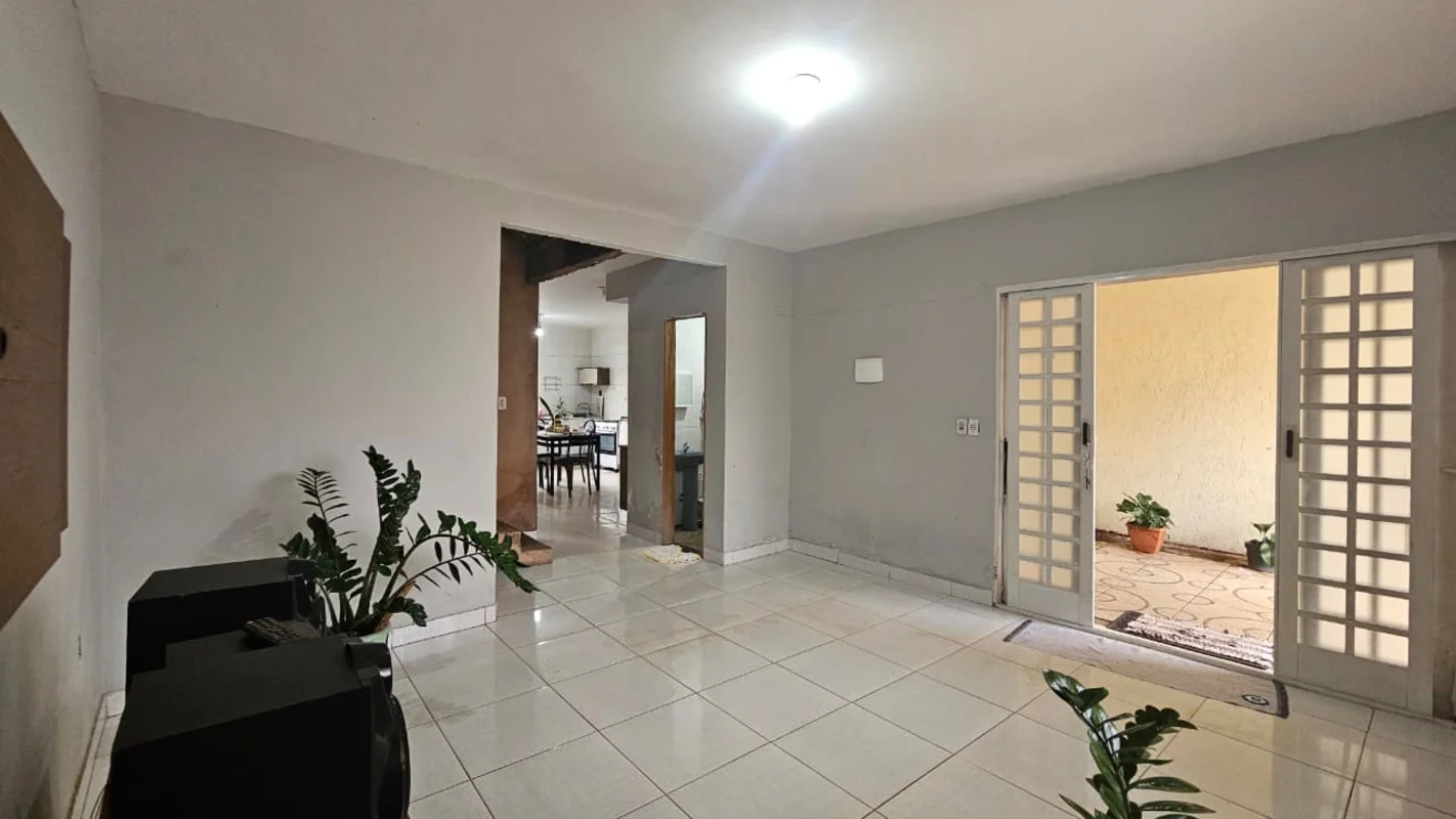 Casa 4 Quartos a venda em Samambaia Sul, próxima de estação de metrôQR 118 - SAM...