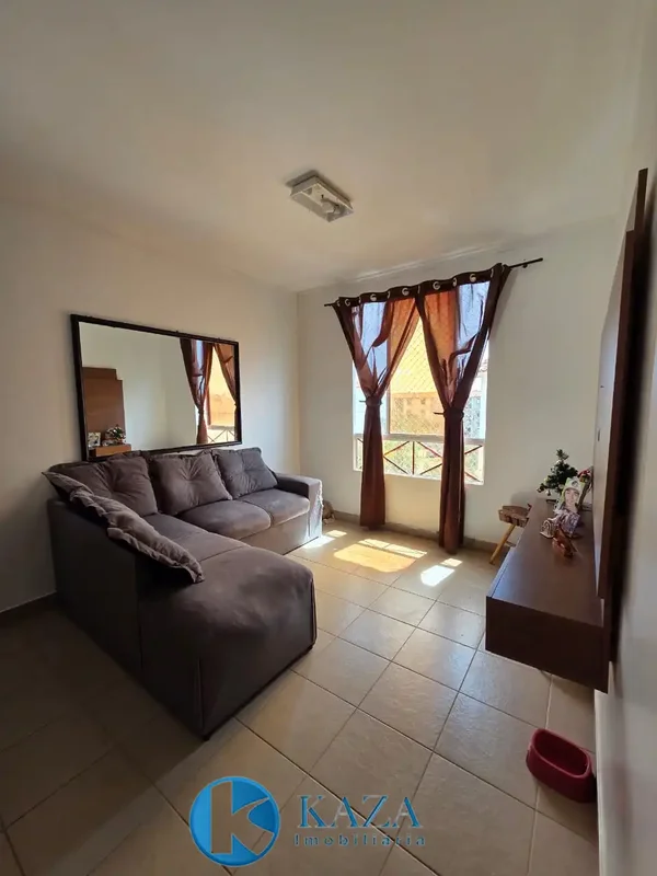 Apartamento de 02 quartos no terceiro andar, bem dividido e arejado, condomínio ...