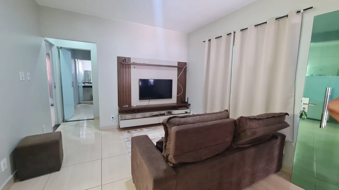 QR 305 Samambaia SulSobrado dividido em 2 casas.- 2 casas individuais- lote 160m...