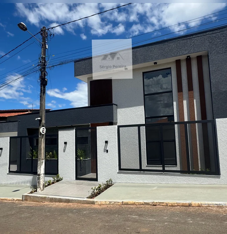 Casa Alto Padrão na ArniqueiraDescrição:• 3 Suítes • 2 WC • Sala ampla• Cozinha ...