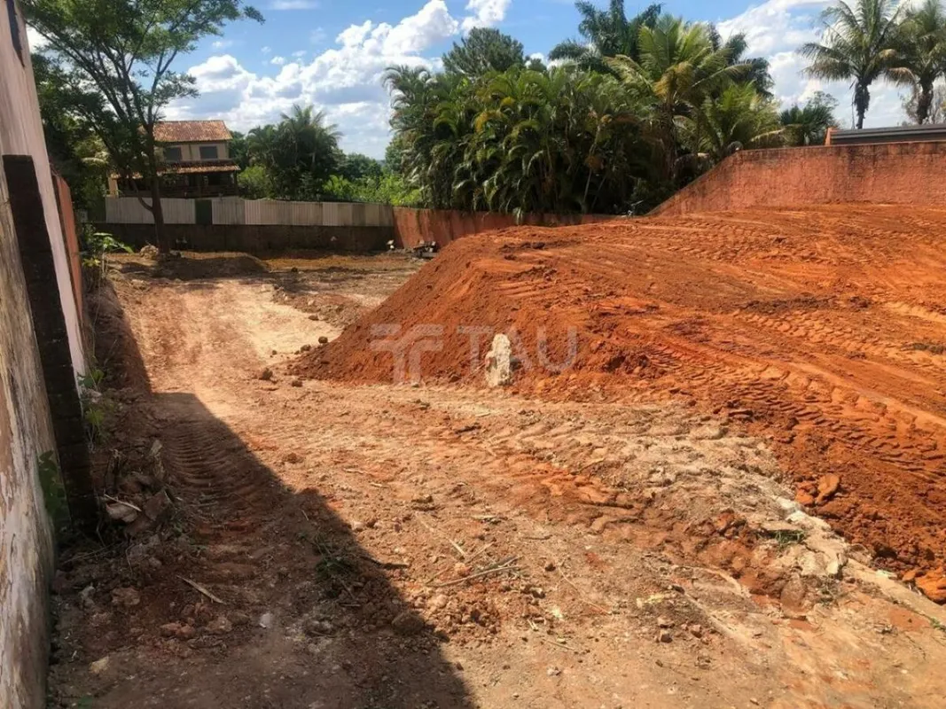 SHIS QI 28 - Lago SulExcelente oportunidade no Lago Sul. Terreno situado ao lado...