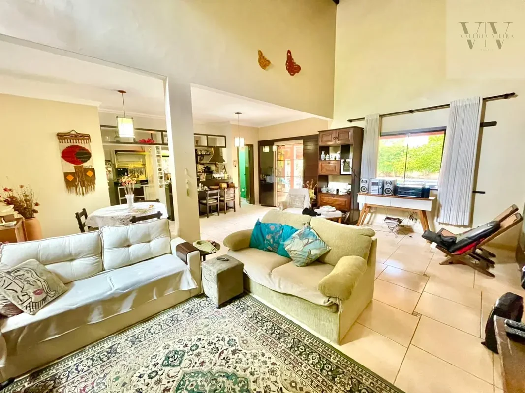 Descubra esta excelente oportunidade no coração do Park Way, em Brasília: uma ch...