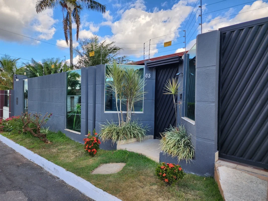 CASA ALTO PADRÃO À VENDA – SETOR ARNIQUEIRA | VEREDA DA CRUZ]Apresentamos esta e...