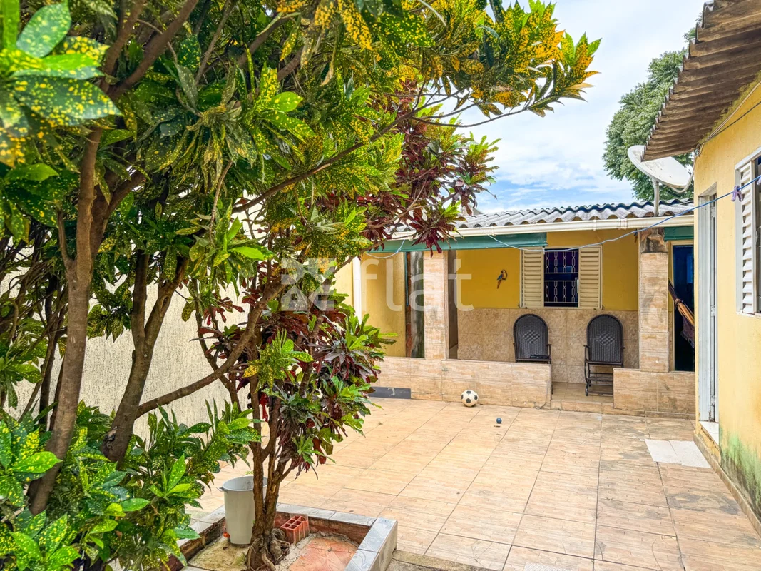 Oportunidade única em condomínio fechado.Imóvel com lote de 200 m² e duas casas ...