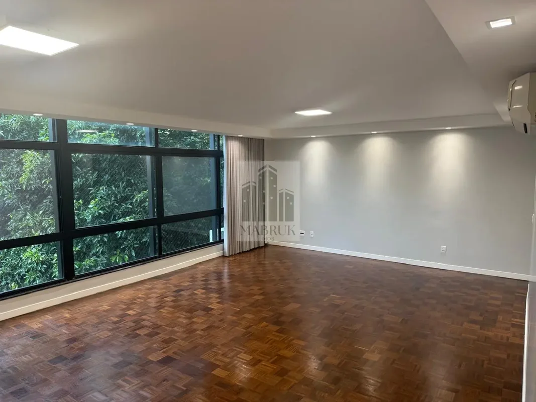 Apartamento na Asa Sul3 qtos sendo 1 suite com closet e lavabo com reforma há 10...