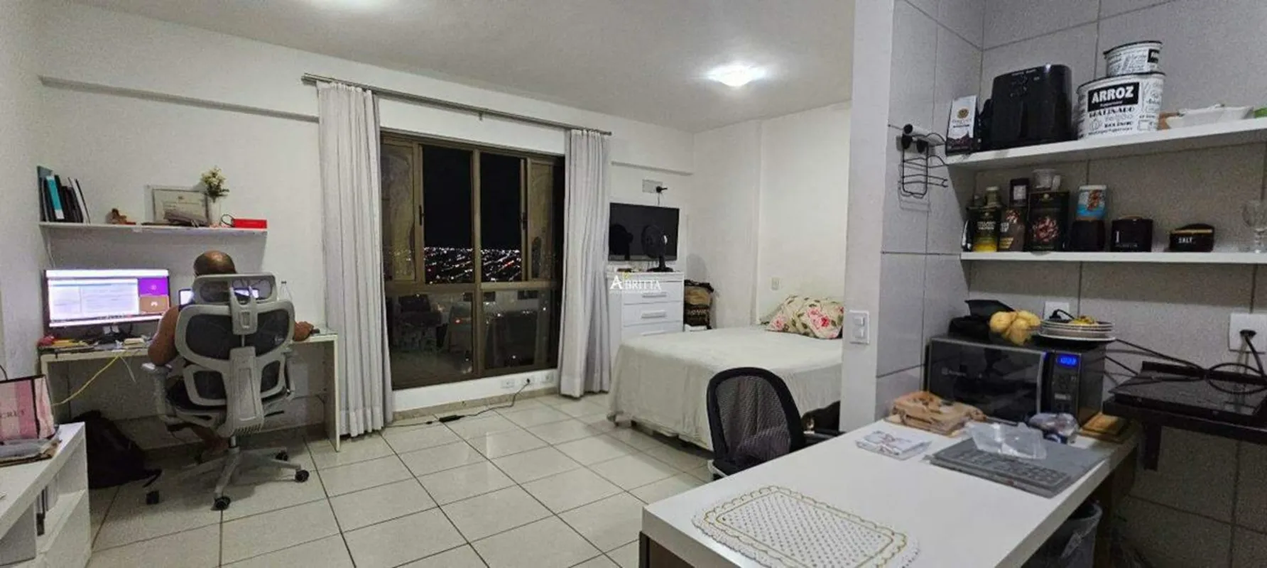 Localizado na Quadra 107, com acesso exclusivo à EPTG. A região conta com um com...