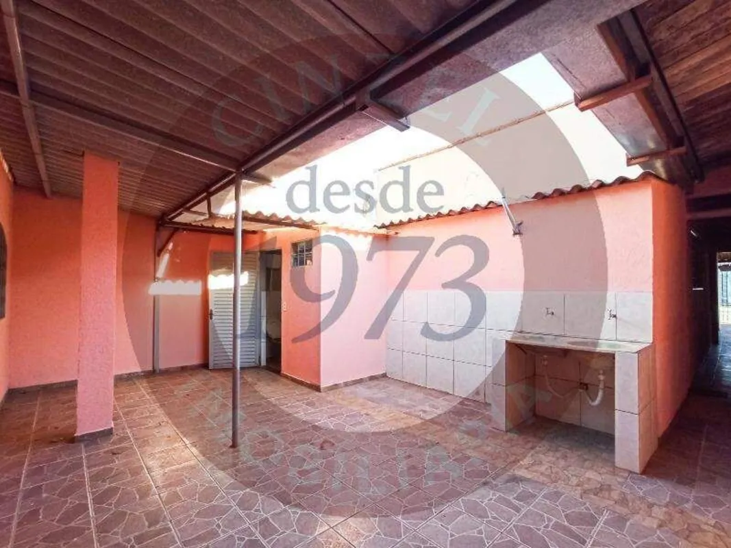 CINZEL IMOBILIÁRIA A MAIS DE 50 ANOS NO MERCADO, ALUGA CASA DE FUNDOS EM TAGUATI...