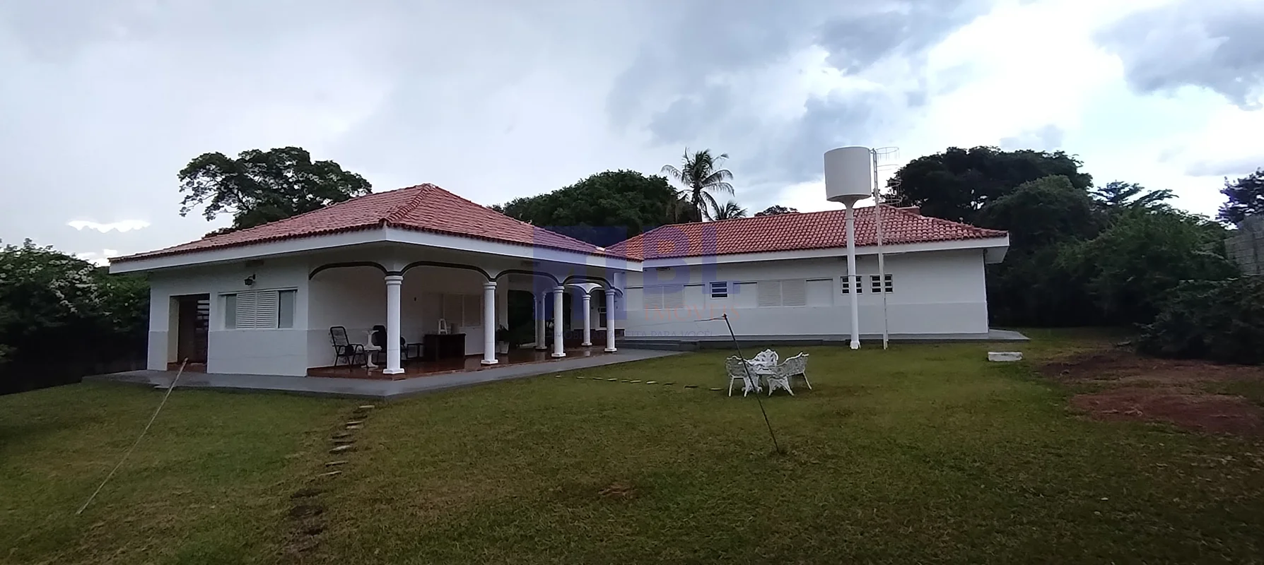 CASA DISPONÍVEL PARA VENDA, SETOR CHÁCARAS CALIFÓRNIA EM GOIÂNIA.Oportunidade de...